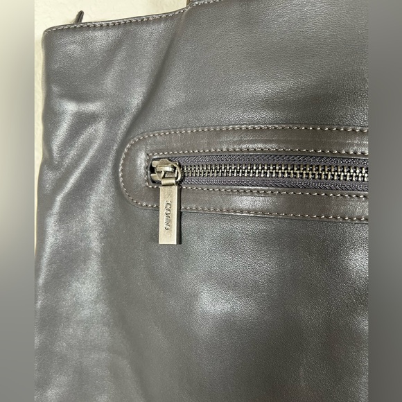 HOBO International Large Pearl Gray Magazine Tote - Picture 5 of 14